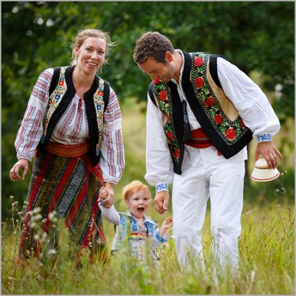 0000-160830-fotografii-de-familie-in-costum-popular-galati